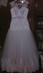 продам свадебное платье в отличном состоянии без всяких повреждений 