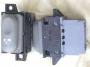 Б/у кнопка стеклоподъемника передняя Renault Scenic 1, 7700433115